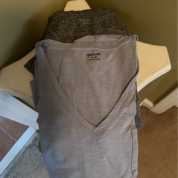 Madewell short sleeve Tees (Lot of 2 - (1) M & 1 (L))- NEW! - Picture 2 of 2